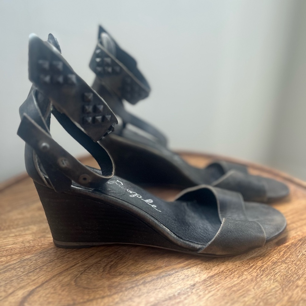 Free People gray/black wedge shoes